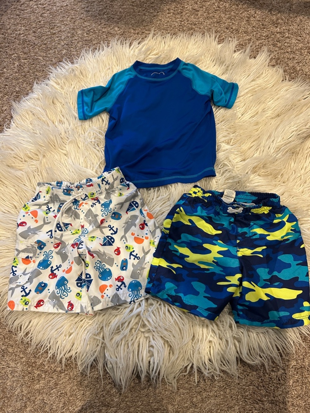 Boys Swim Lot Size 2T/3T Rash Guard Shirt + Blue Camo & Ocean print swim trunks